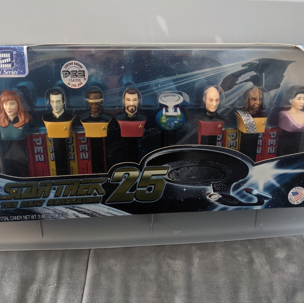 BNIB Star Trek The Next Generation Pez Set